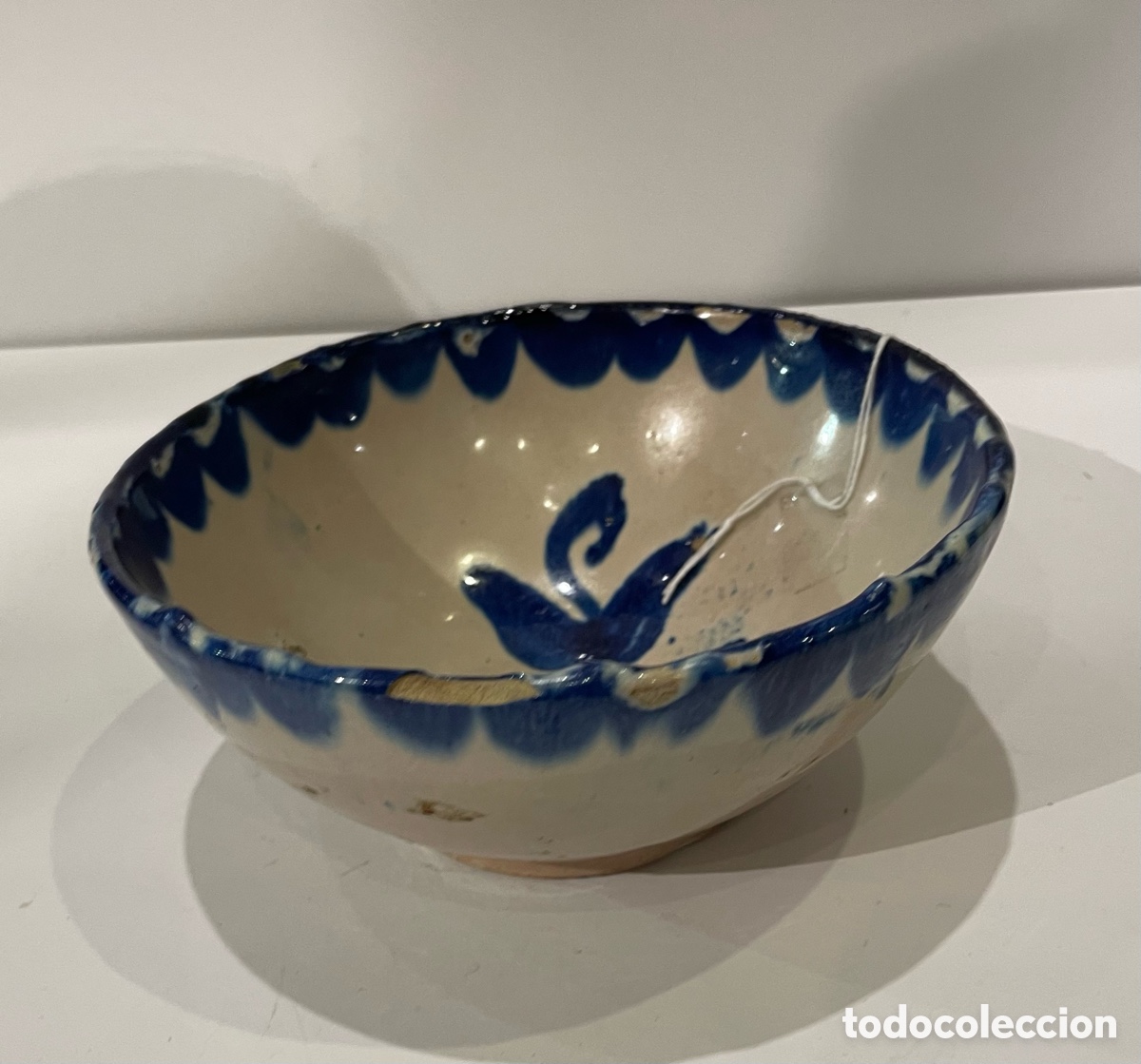 Antig&uuml;edades: Cuenco de cer&aacute;mica antiguo
