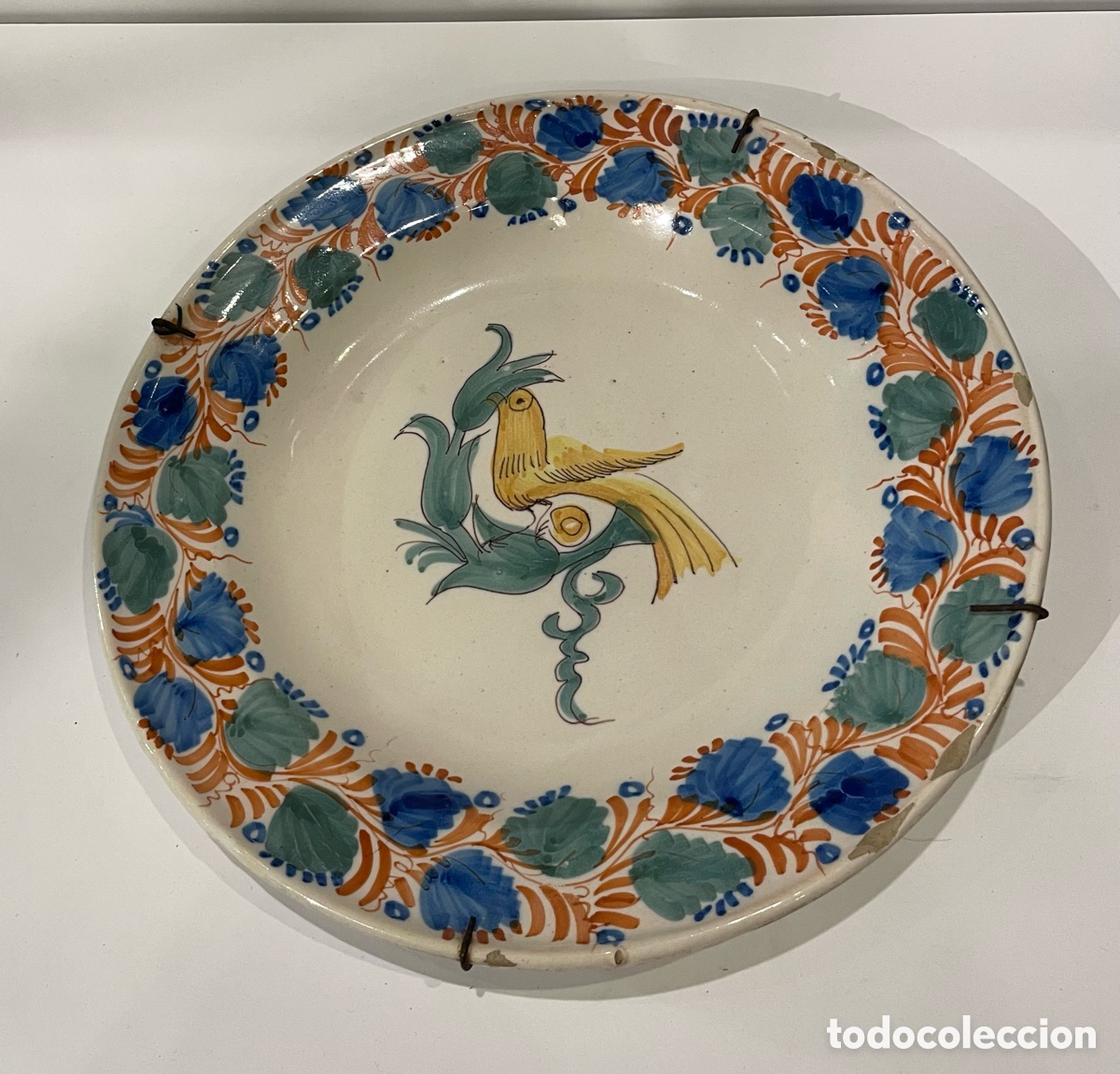 Antig&uuml;edades: Plato de cer&aacute;mica antiguo