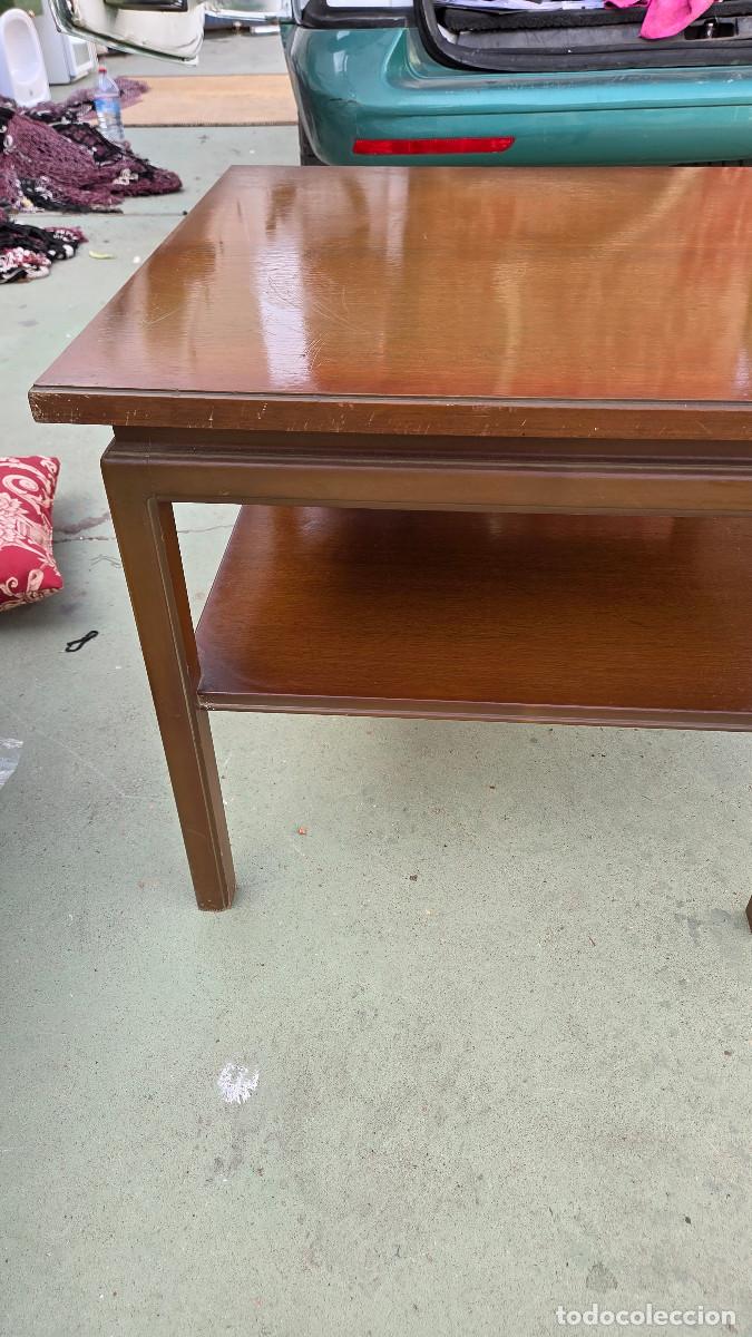 Antig&uuml;edades: mesa baja de madera antigua - Foto 2