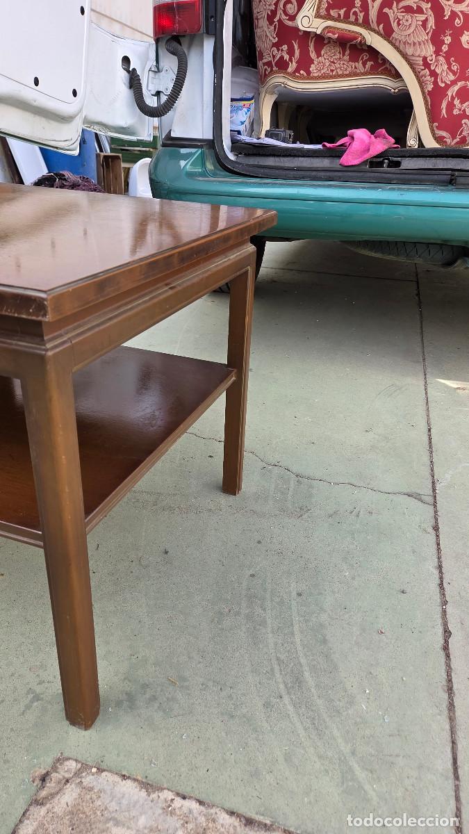 Antig&uuml;edades: mesa baja de madera antigua - Foto 5