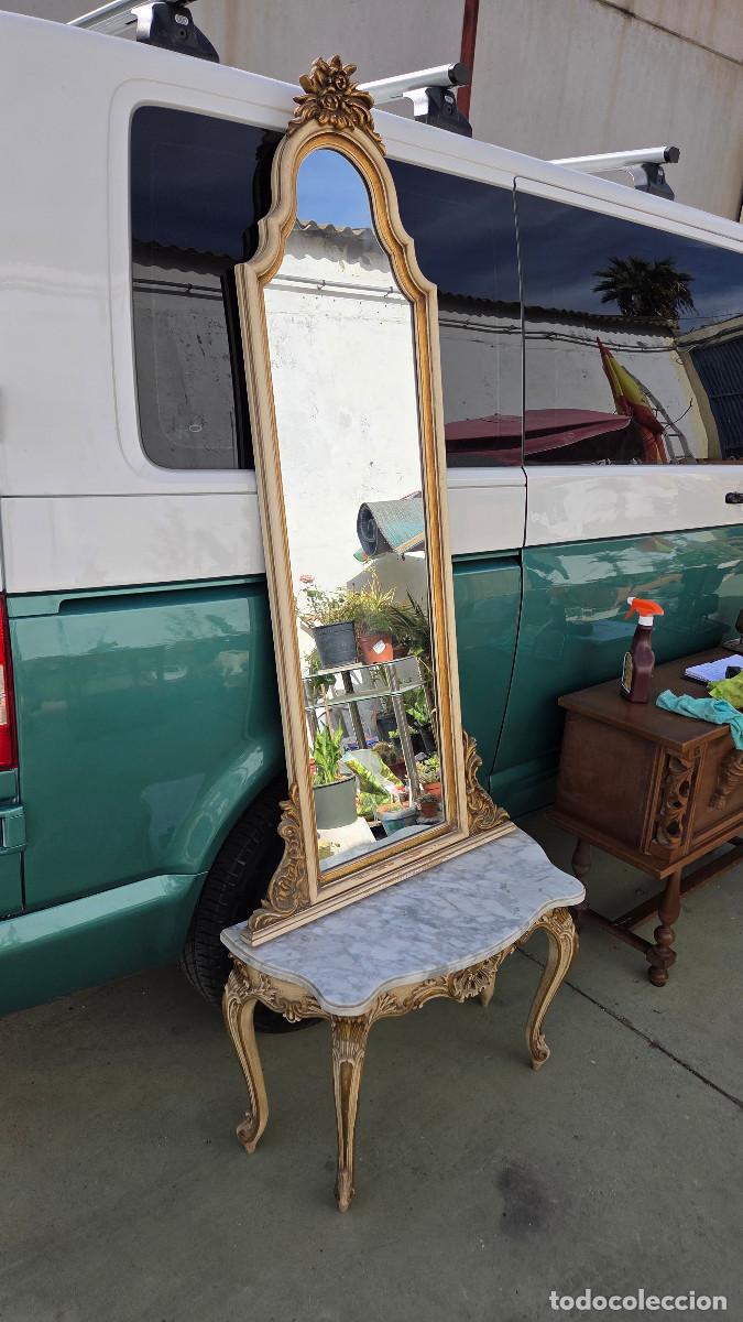 Antig&uuml;edades: consola y espejo de madera antigua