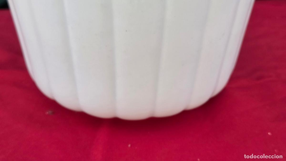 Antig&uuml;edades: maceta de ceramica vintage - Foto 2