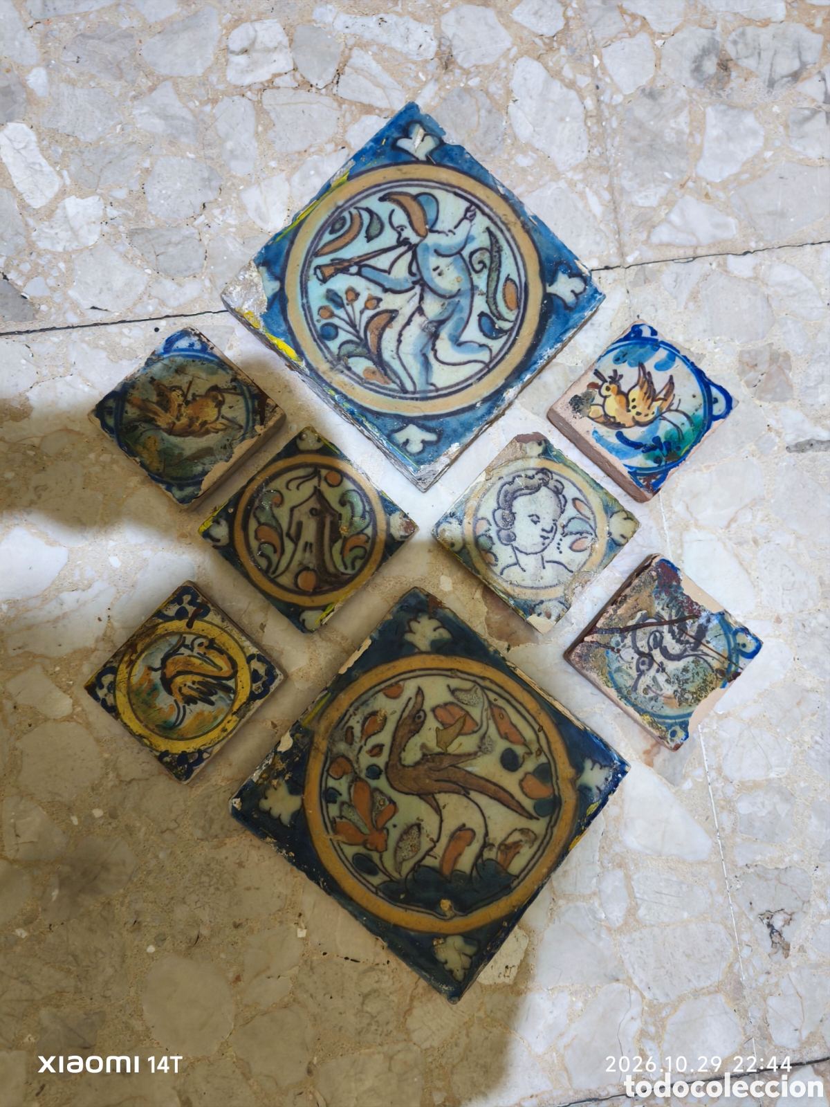Antig&uuml;edades: Lote de 8 azulejos y olambrillas de Triana/ Sevilla siglo XVIII - XIX gran grosor