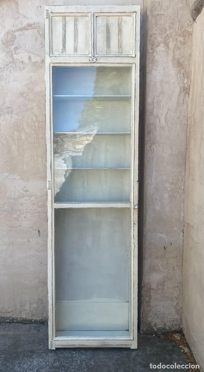 Antig&uuml;edades: Vitrina Antigua de Pared