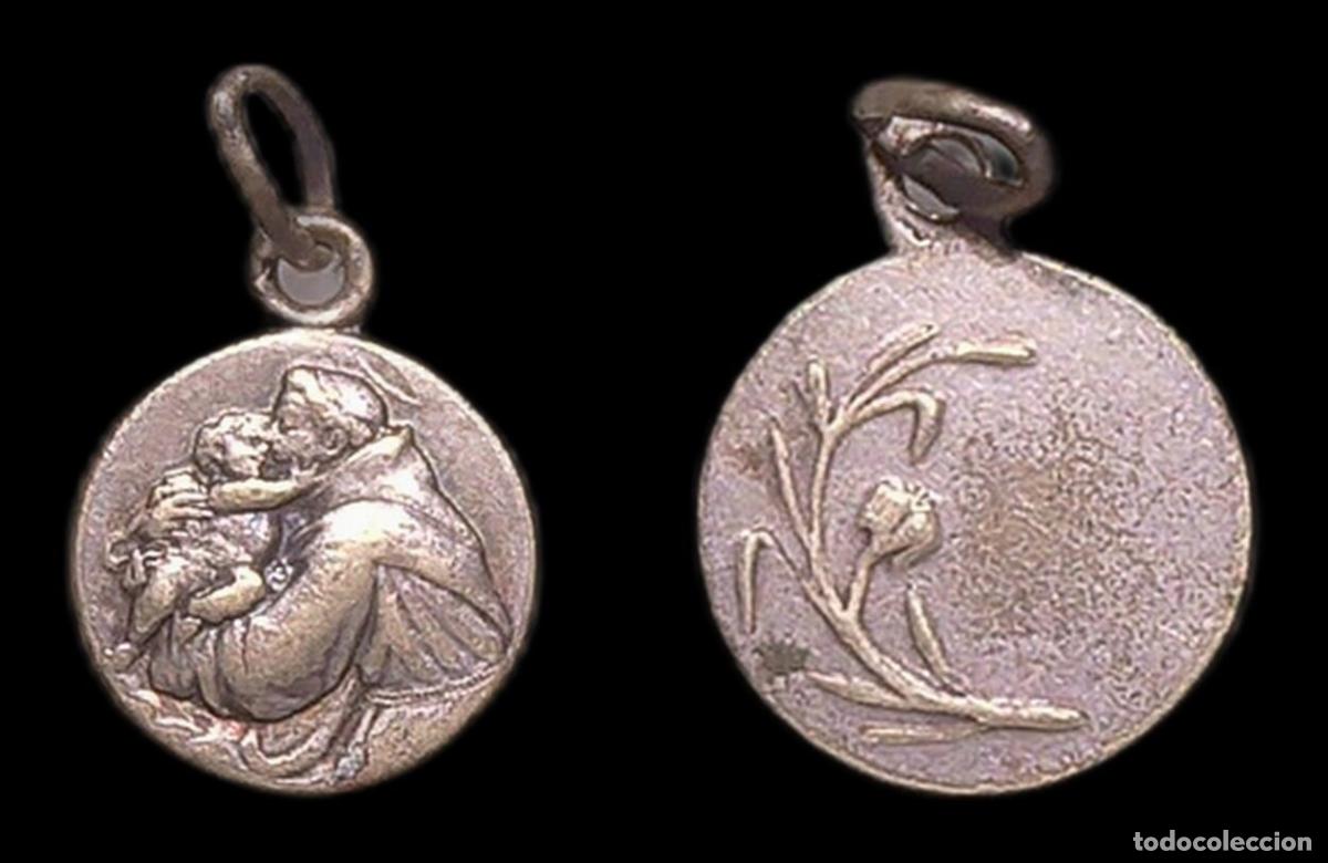 Antig&uuml;edades: MEDALLA RELIGIOSA SAN ANTONIO DE PADUA METAL PLATEADO
