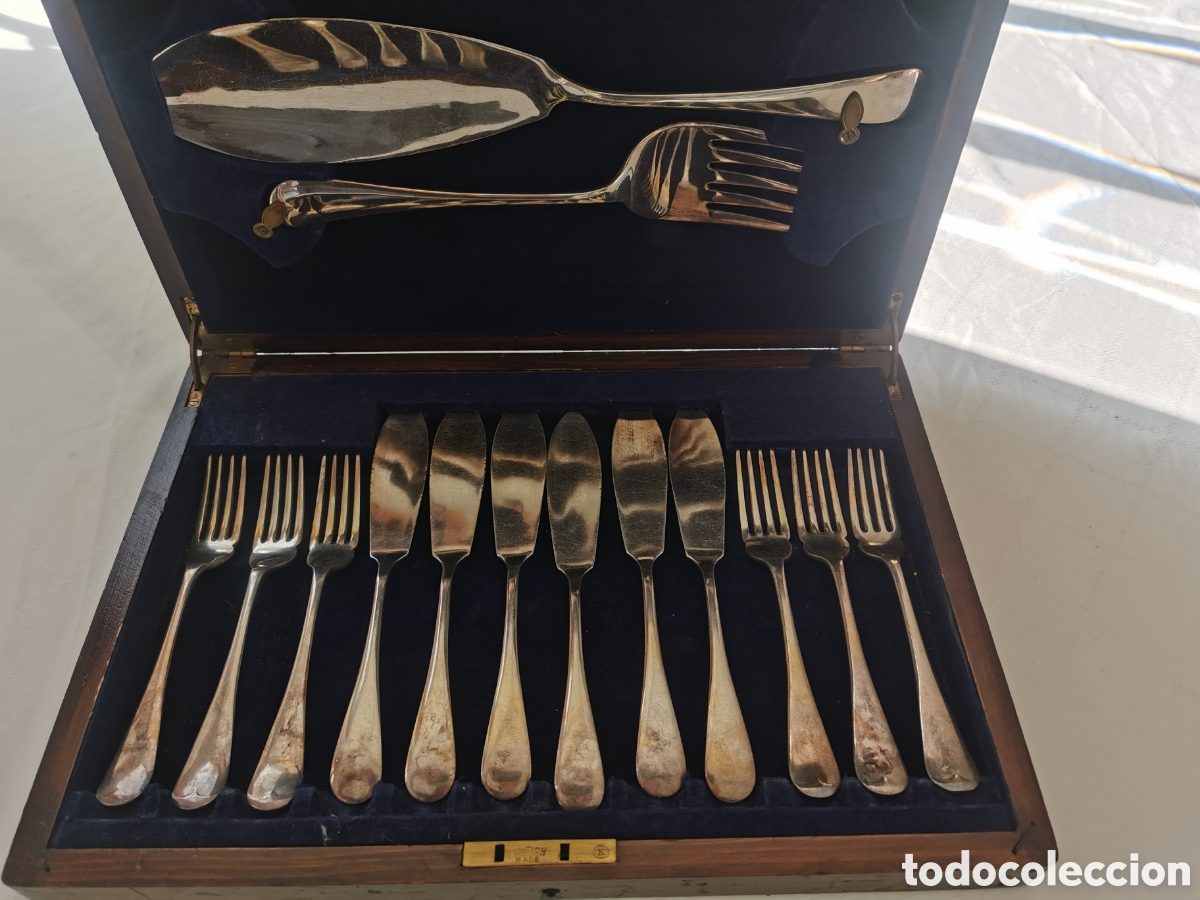 Antig&uuml;edades: Elegante Cuberter&iacute;a de Pescado Completa (6 Servicios y Cubiertos de Servir) - John Round & Son - Caj