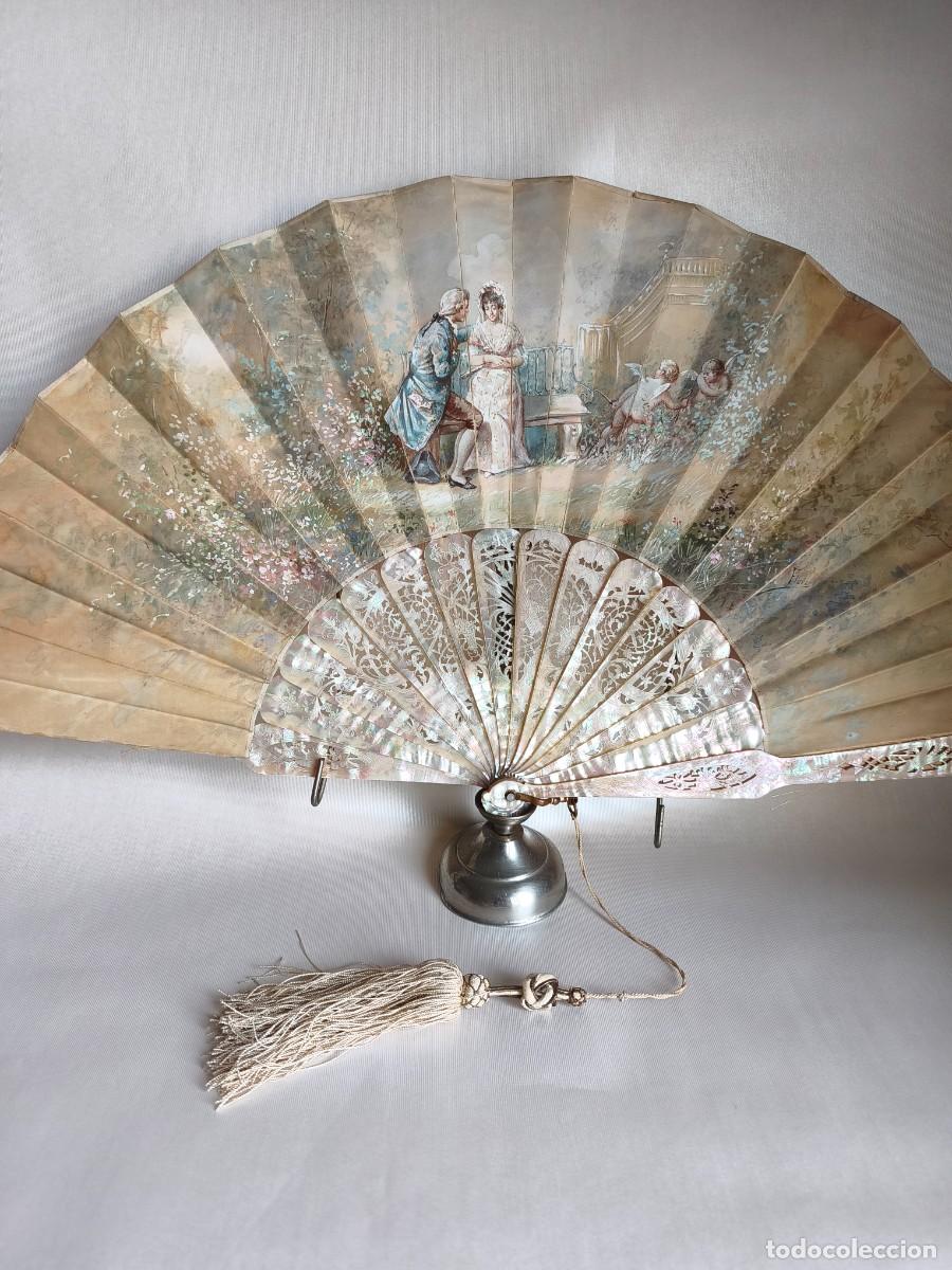 Antig&uuml;edades: ABANICO CIRCA 1900 EN NACAR TALLADO PA&Iacute;S PINTADO FIRMADO FLOREZ