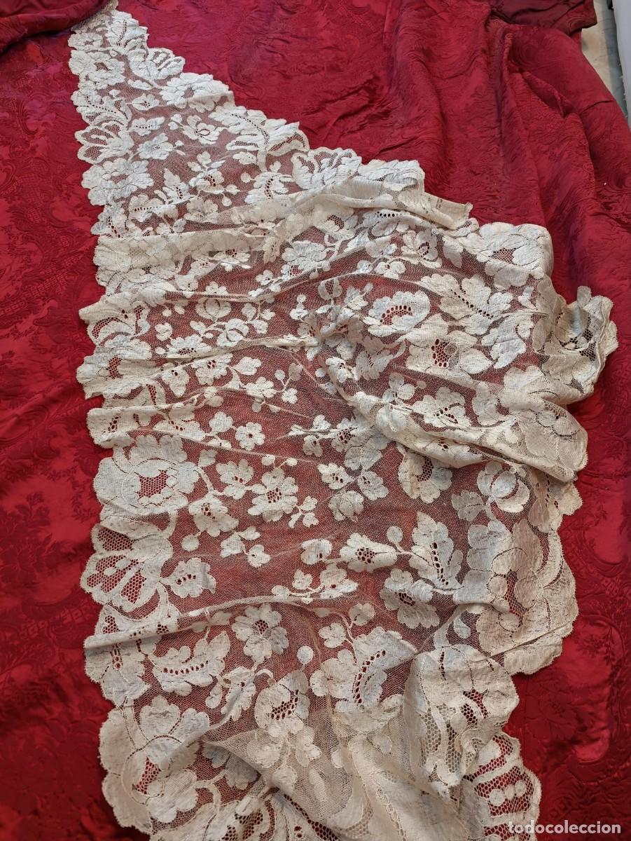 Antig&uuml;edades: Antigua mantilla velo en seda hecha a mano