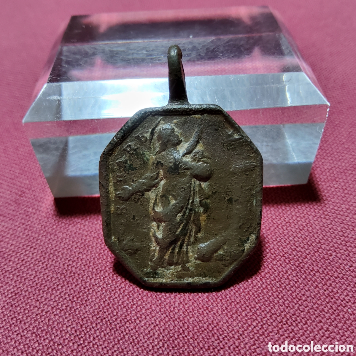 Antig&uuml;edades: ANTIGUA MEDALLA OCTOGONAL DE BRONCE DE Ntra. Sra. DEL RISCO Y SANTA BARBARA, SIGLO XVIII