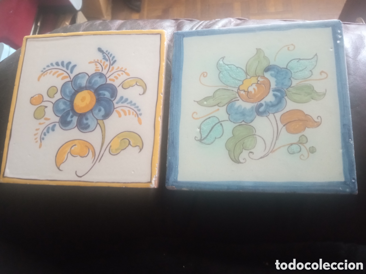 Antig&uuml;edades: Dos antiguos azulejos de Cer&aacute;mica de Talavera de Ruiz de Luna, miden 14,1x14,1cm