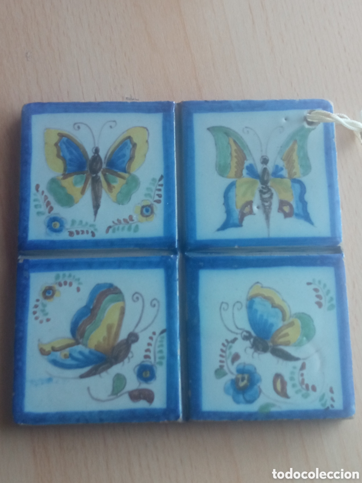 Antig&uuml;edades: Antiguo azulejo de cer&aacute;mica de Talavera, probablemente de Ruiz de Luna, 4 olambrillas unidas,
