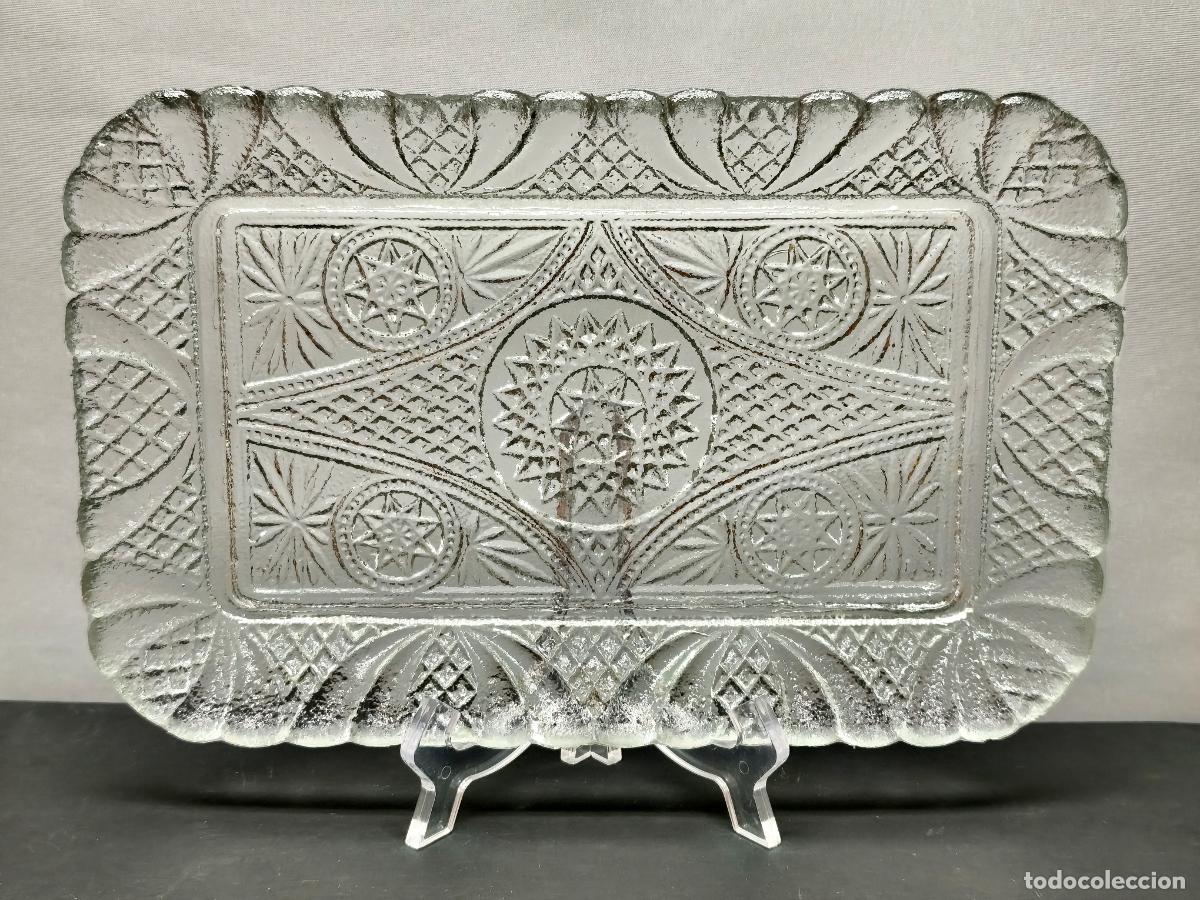 Antig&uuml;edades: Gran Bandeja Enremesera &middot; s. XIX &middot; Primera &Eacute;poca &middot; F&aacute;brica de Cristal de Santa Luc&iacute;a de Cartagena