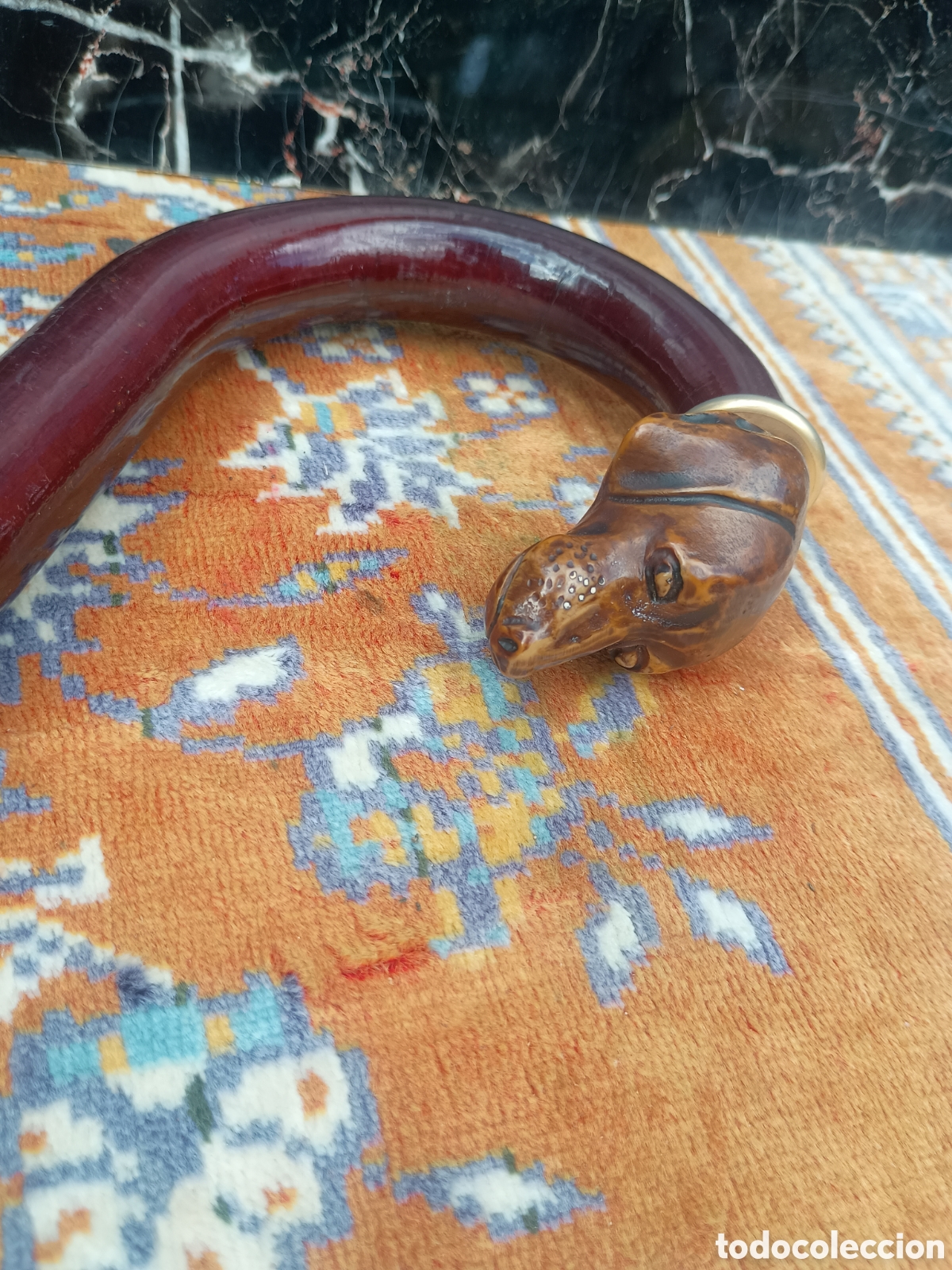 Antig&uuml;edades: Bast&oacute;n cabeza de perro