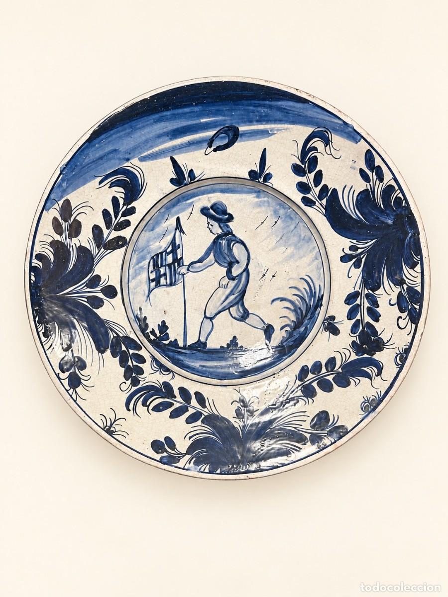 Antig&uuml;edades: PLATO DE CER&Aacute;MICA CATALANA, MOTIVO PASTOR, SIGLO XX, 36 CM