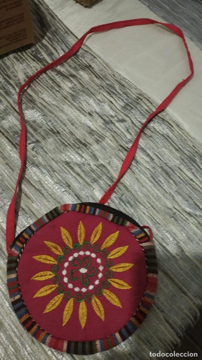 Antig&uuml;edades: lote de varios bolsos