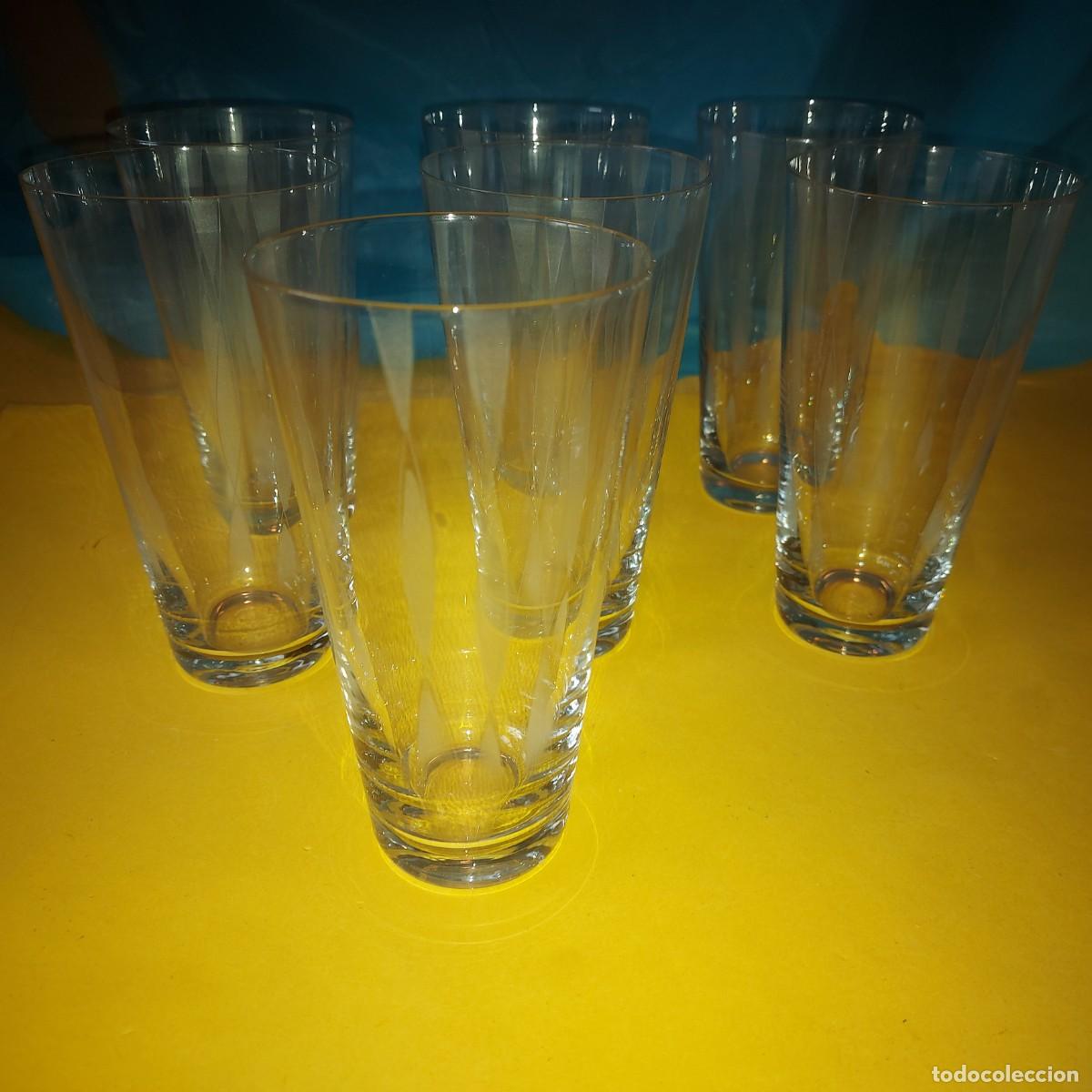 Antig&uuml;edades: 7 ANTIGUOS VASOS TALLADOS DE CRISTAL