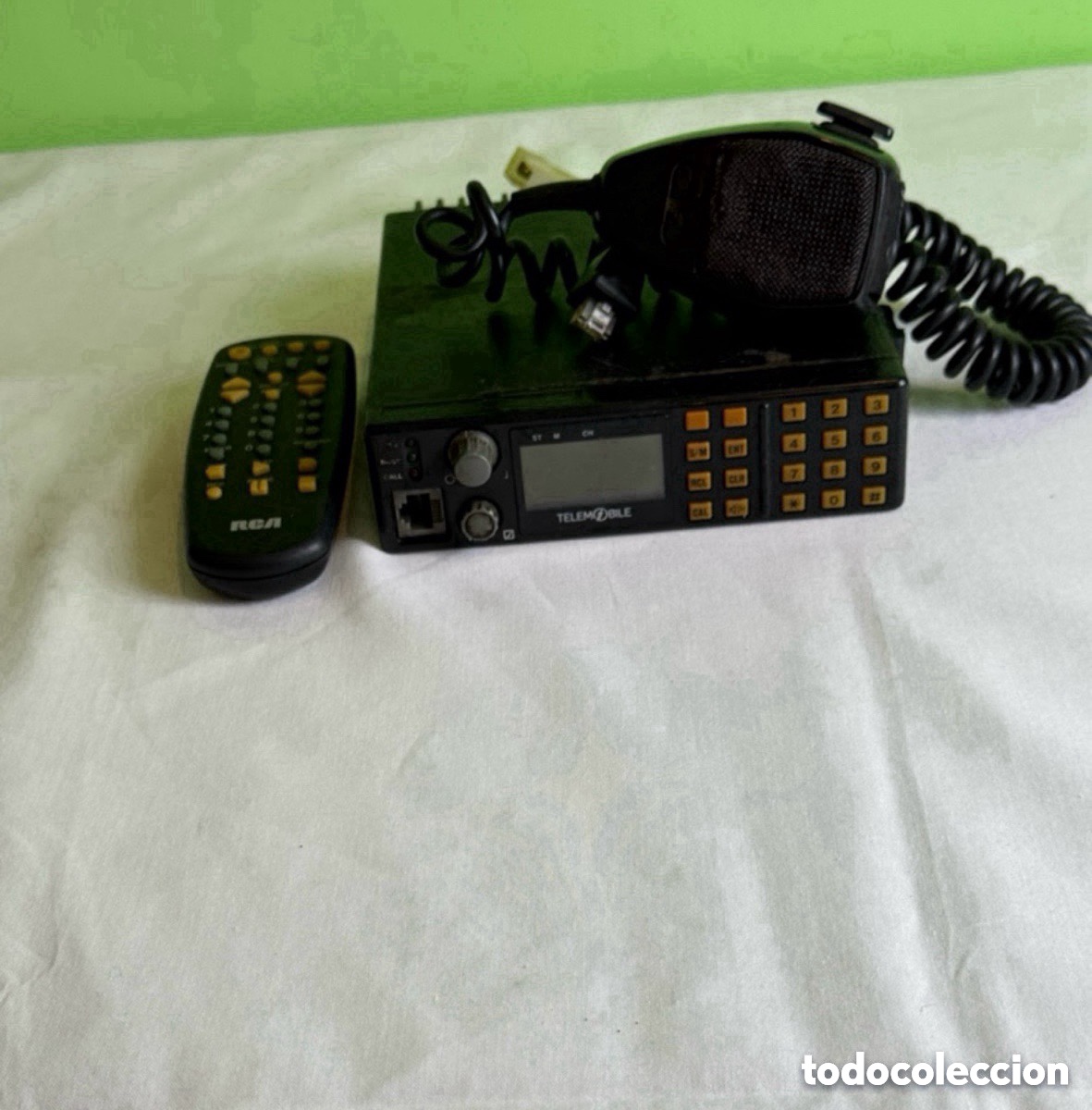 Radios antiguas: Antigua emisora de VHF programable radio M&oacute;vil Telemobile GX-2000 V Japan.