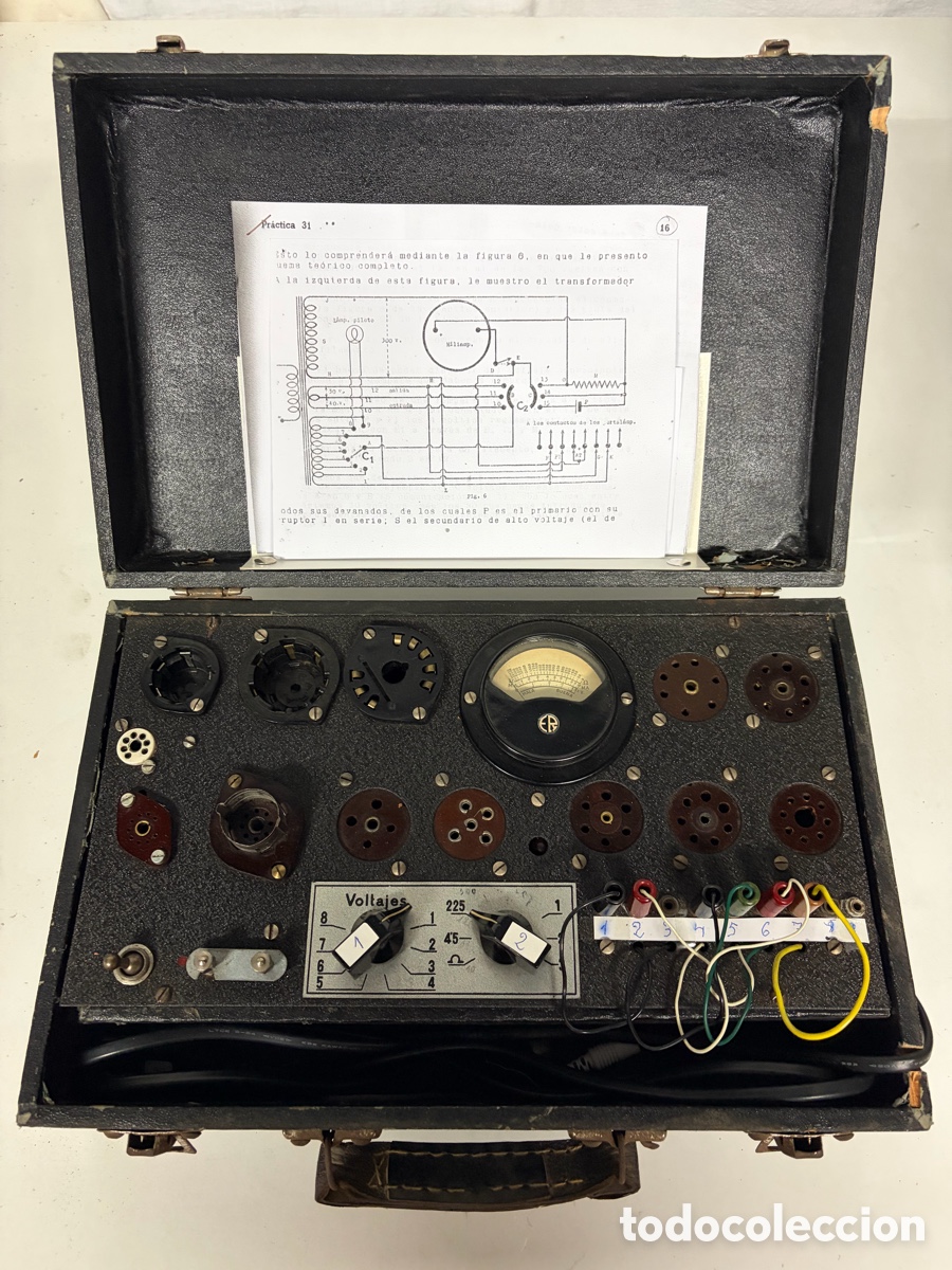 Old radios: Comprobador de V&agrave;lvules en malet&iacute;