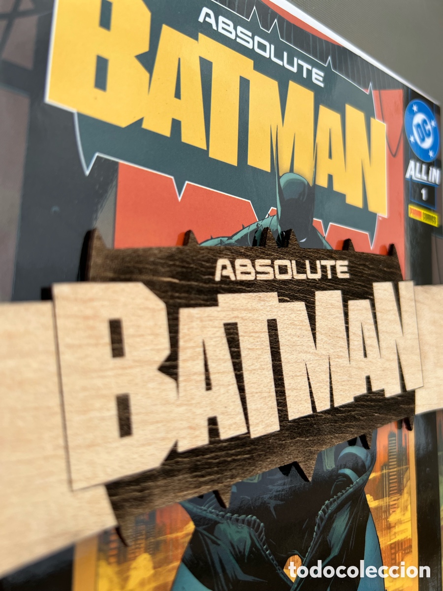 C&oacute;mics: Expositor de C&oacute;mics Absolute Batman (DC) - Foto 10