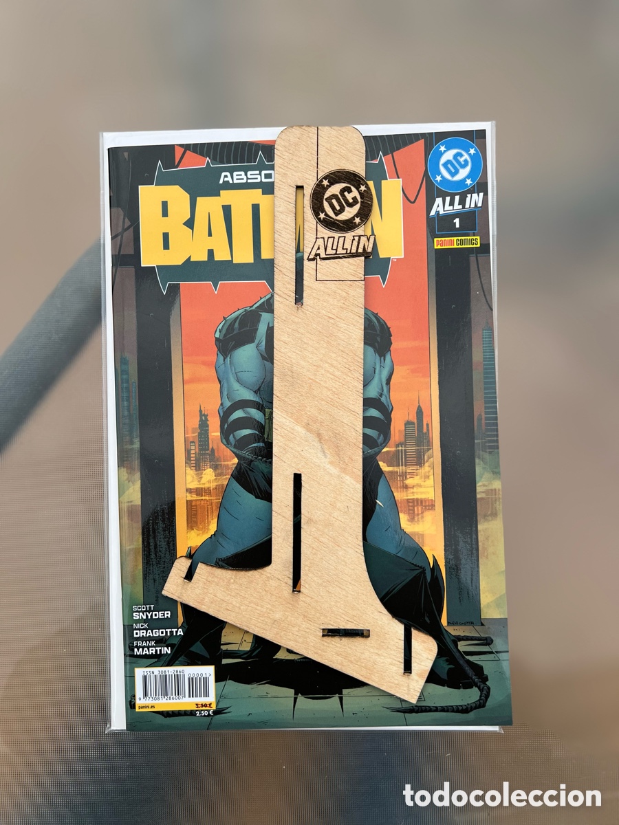C&oacute;mics: Expositor de C&oacute;mics Absolute Batman (DC) - Foto 11
