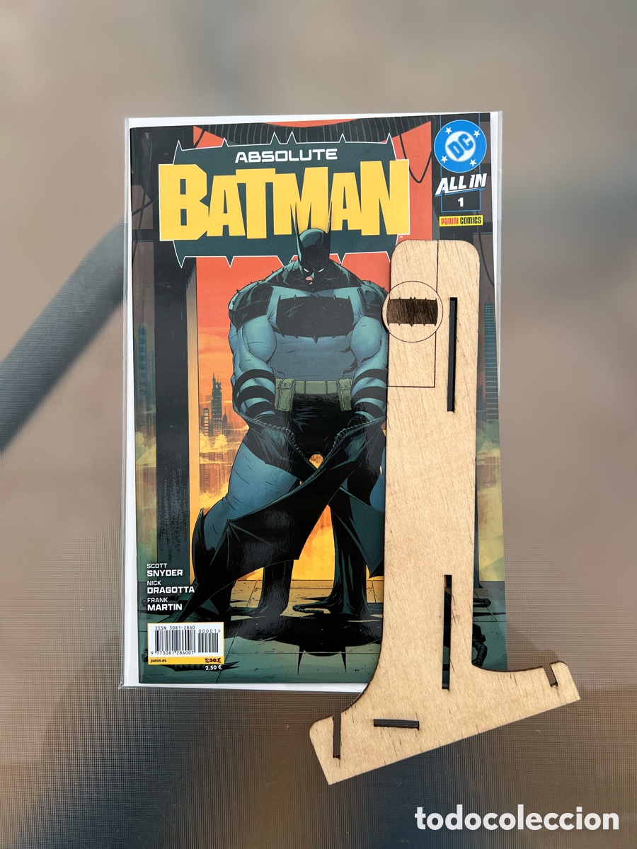 C&oacute;mics: Expositor de C&oacute;mics Absolute Batman (DC) - Foto 12