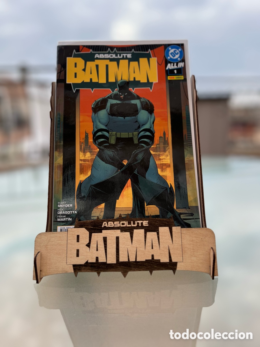 C&oacute;mics: Expositor de C&oacute;mics Absolute Batman (DC) - Foto 1