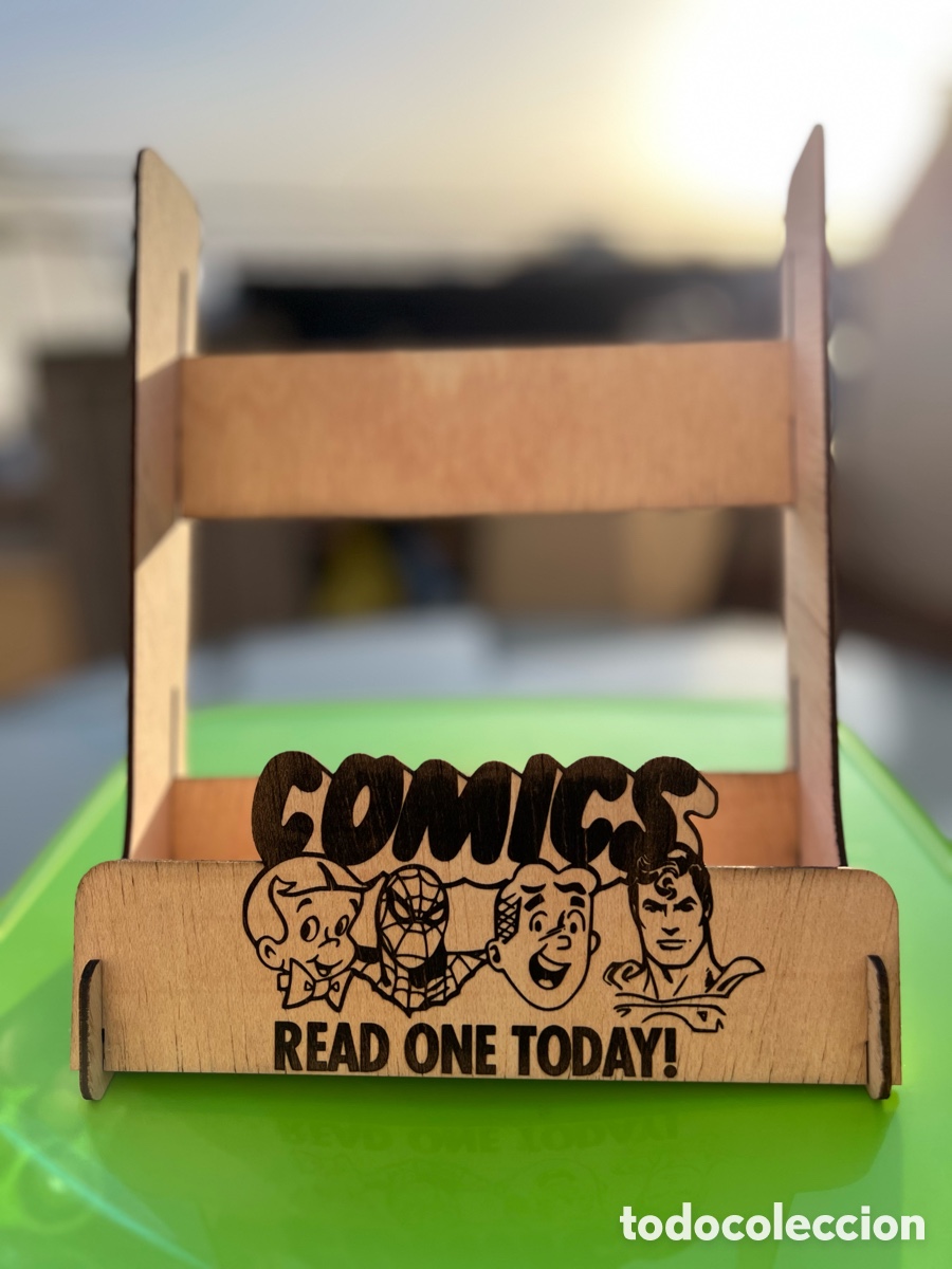 C&oacute;mics: Expositor de c&oacute;mics - grapa USA - Foto 1