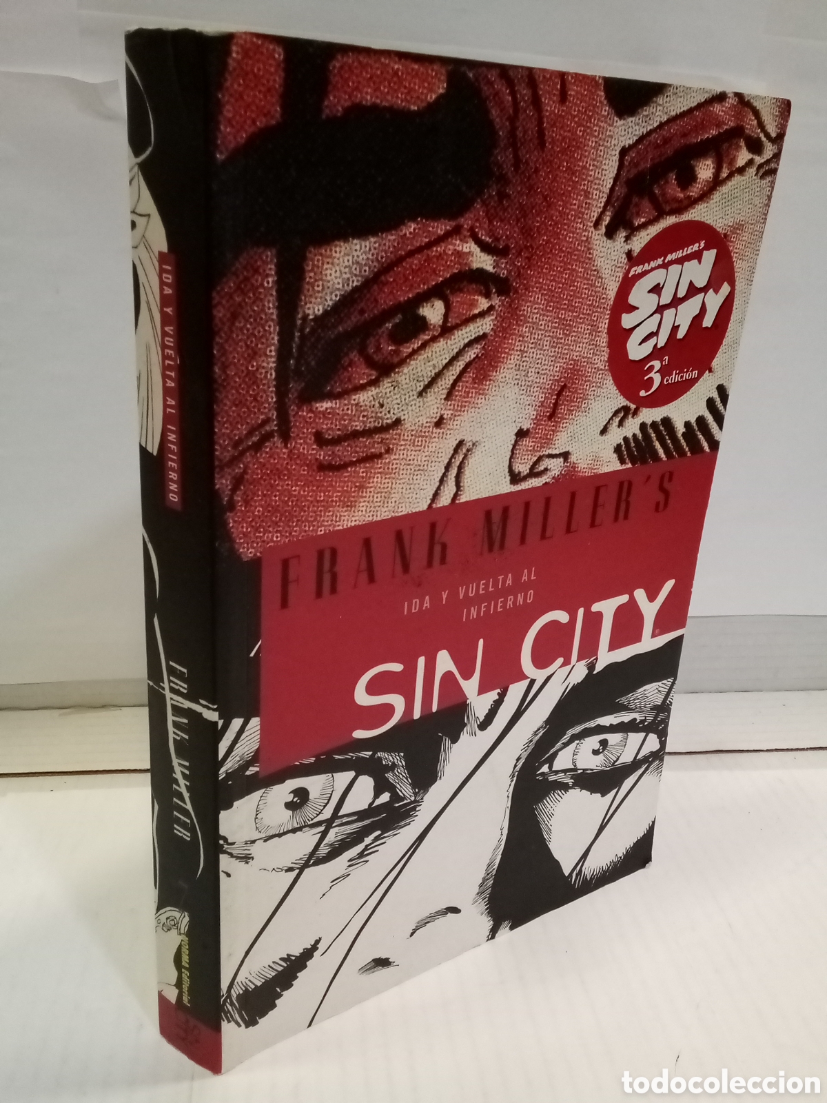 Comics : Frank Miller&acute;s ida y vuelta al infierno sin city