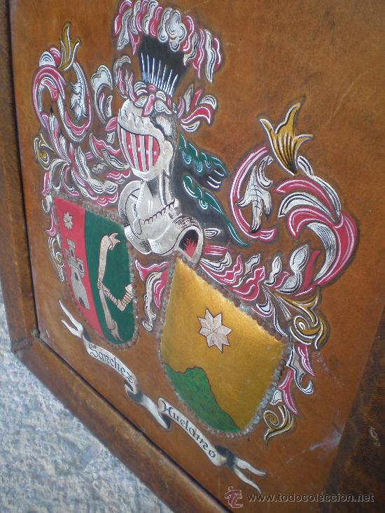 Arte: ESCUDO HER&Aacute;LDICO DE APELLIDOS EN CUERO - Foto 4