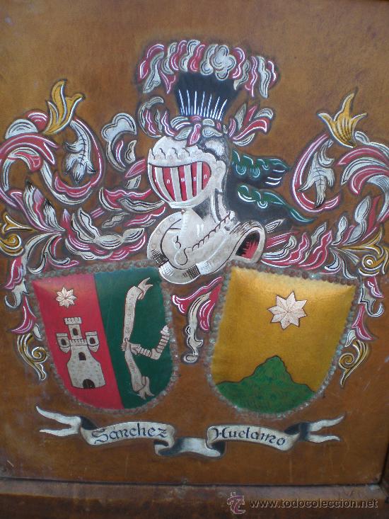 Arte: ESCUDO HER&Aacute;LDICO DE APELLIDOS EN CUERO - Foto 5