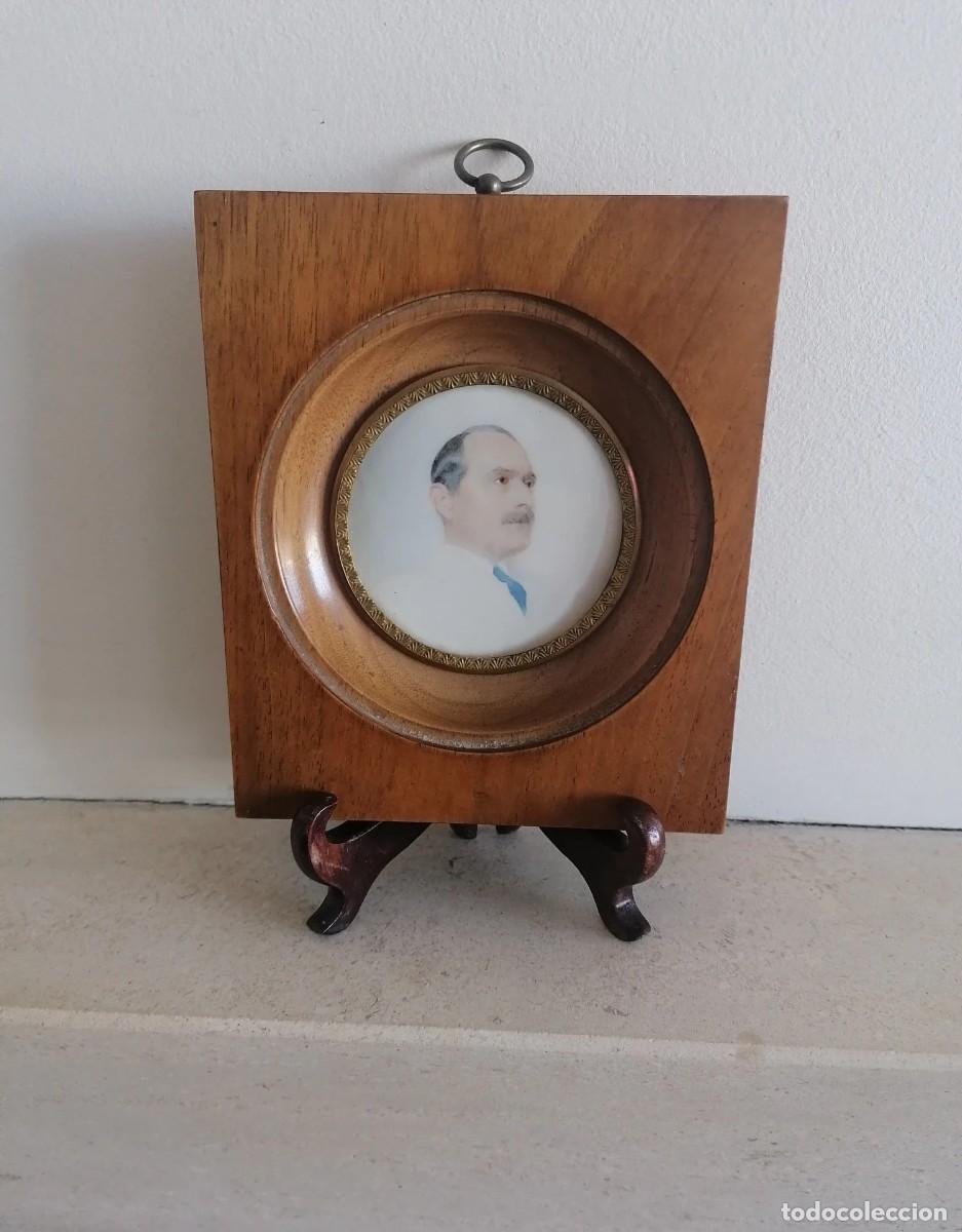 Arte: Miniatura original sin firmar de un caballero ano ca 1925