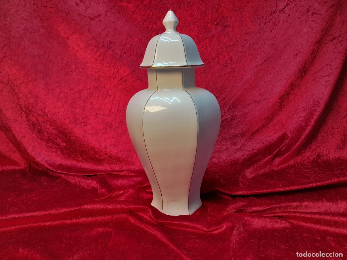 Art: TIBOR PORCELANA PINTADO A MANO MARCA DERBYDECOR. SIGLO