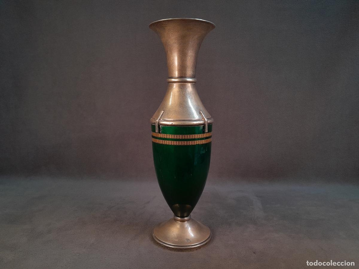 Arte: JARR&Oacute;N SOLIFLOR EN CRISTAL VERDE Y PLATA DE LEY CON GUARNICIONES DECORATIVAS. FINALES S.XIX