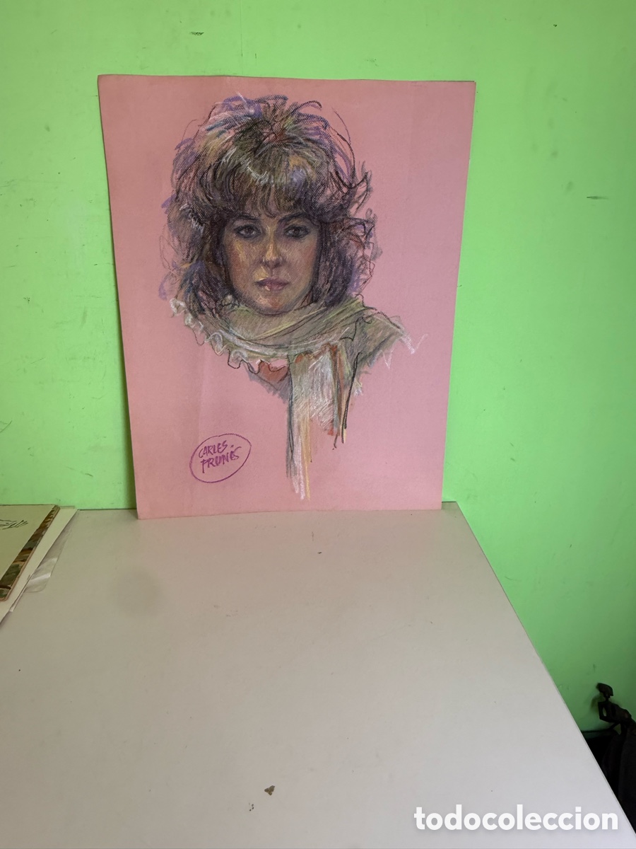 Arte: Carles Prun&eacute;s (1937-2017) &ndash; Retrato femenino. T&eacute;cnica mixta sobre papel rosa