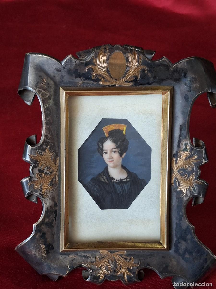 Arte: Miniatura Retrato de dama con peineta Aprox 1830 Gouache sobre marfil