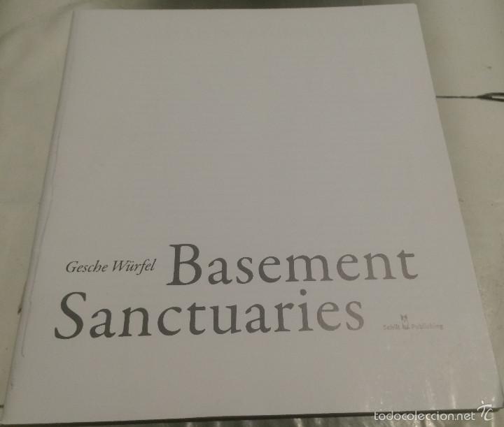 Arte: 'Basement Sanctuaries', de Gesche W&uuml;rfel. Cat&aacute;logo de exposici&oacute;n de fotograf&iacute;a en Nueva York.