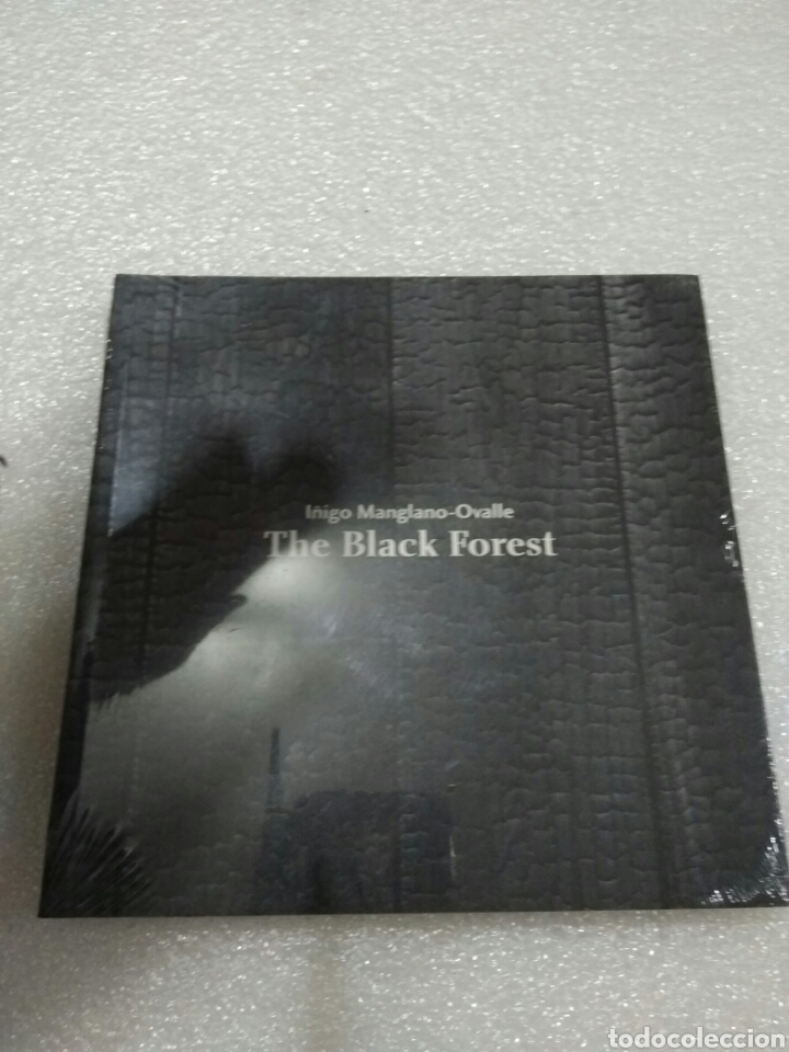 Arte: I&Ntilde;IGO MANGLANO-OVALLE: THE BLACK FOREST&nbsp; SANTIAGO B. OLMO GARCIA; VALENTIN VALLHONRAT GHEZZI , 2016