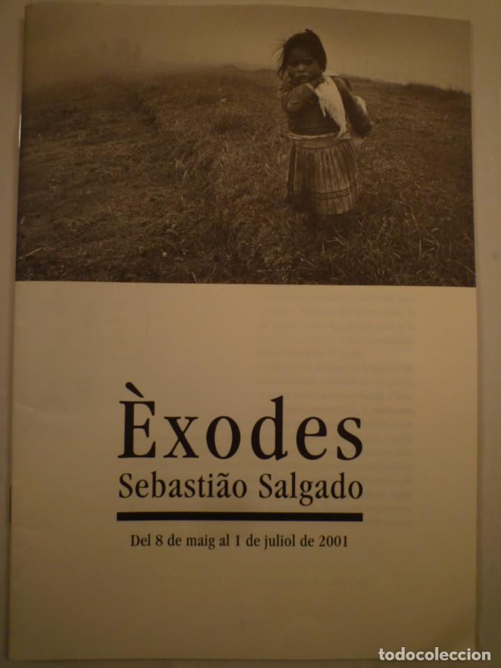 Arte: SEBASTI&Atilde;O SALGADO. &Egrave;XODES. FUNDACI&Oacute; CAIXA CATALUNYA. 2001 - Foto 1