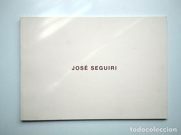 Arte: Jos&eacute; Seguiri. Esculturas &middot; Obra reciente. Bat Alberto Cornejo, 2001