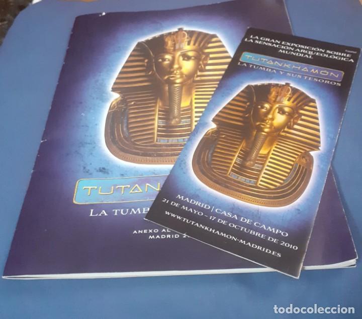 Arte: programa ,catalogo y papiro de la Exposicion Tutankhamon Madrid 2010 - Foto 1