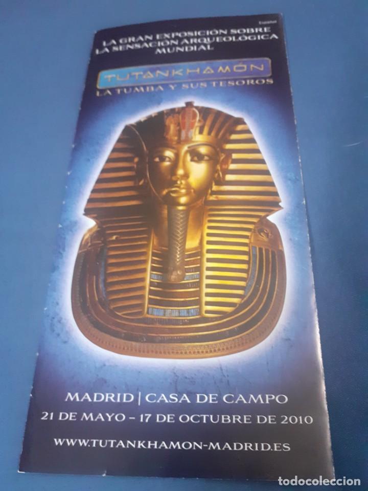 Arte: programa ,catalogo y papiro de la Exposicion Tutankhamon Madrid 2010 - Foto 6