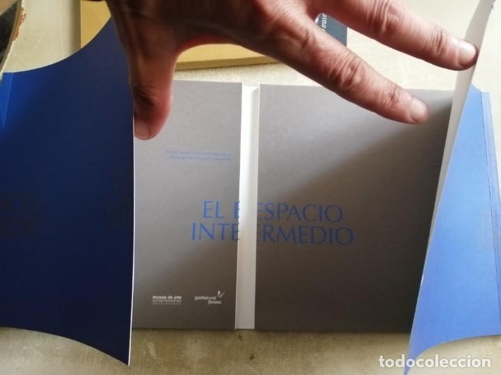 Arte: El espacio intermedio, cat&aacute;logo doble MACUF - Foto 1