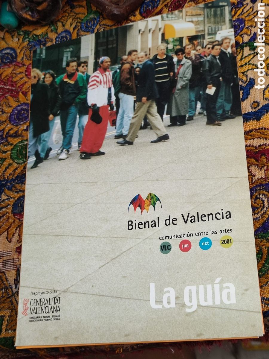 Kunst: Bienal de Valencia 2001 Comunicaci&oacute;n entre las artes La gu&iacute;a 15 hojas - fasc&iacute;culos