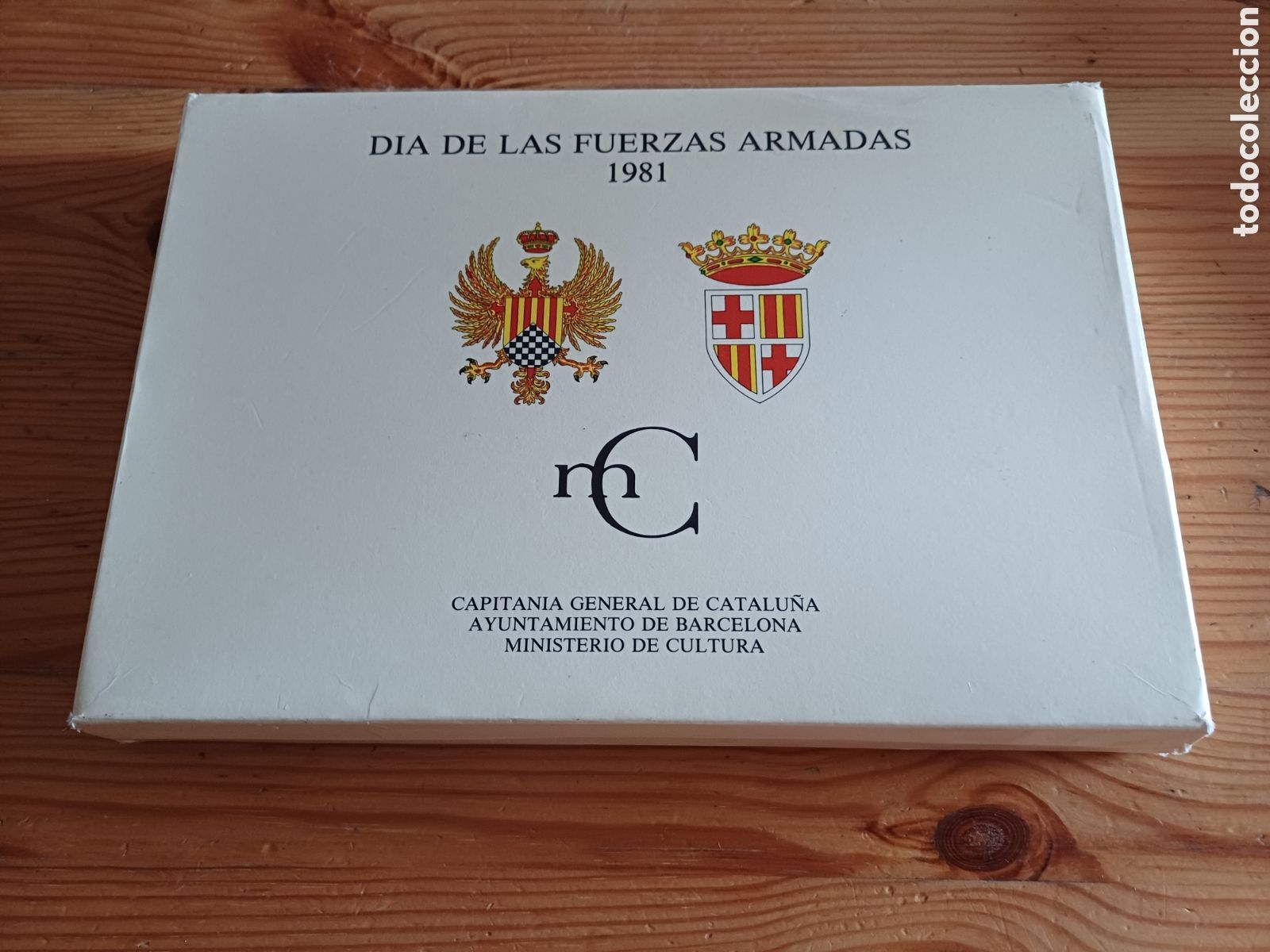 Arte: Dia de las fuerzas armadas 1981 5 libros Capitania General Carlos I Filatelia Montjuic Lepanto