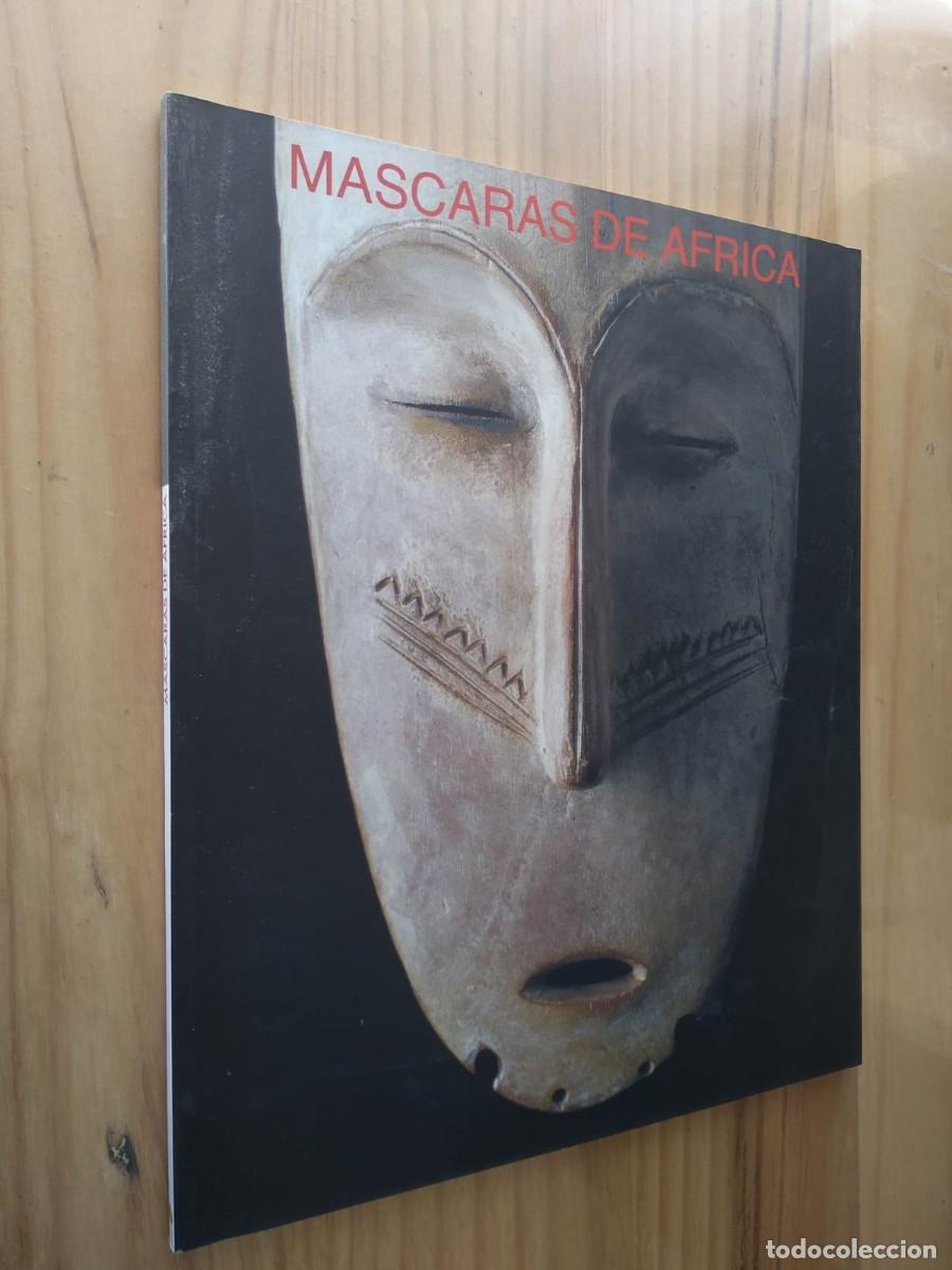 Arte: M&Aacute;SCARAS DE &Aacute;FRICA (CAM 2007)