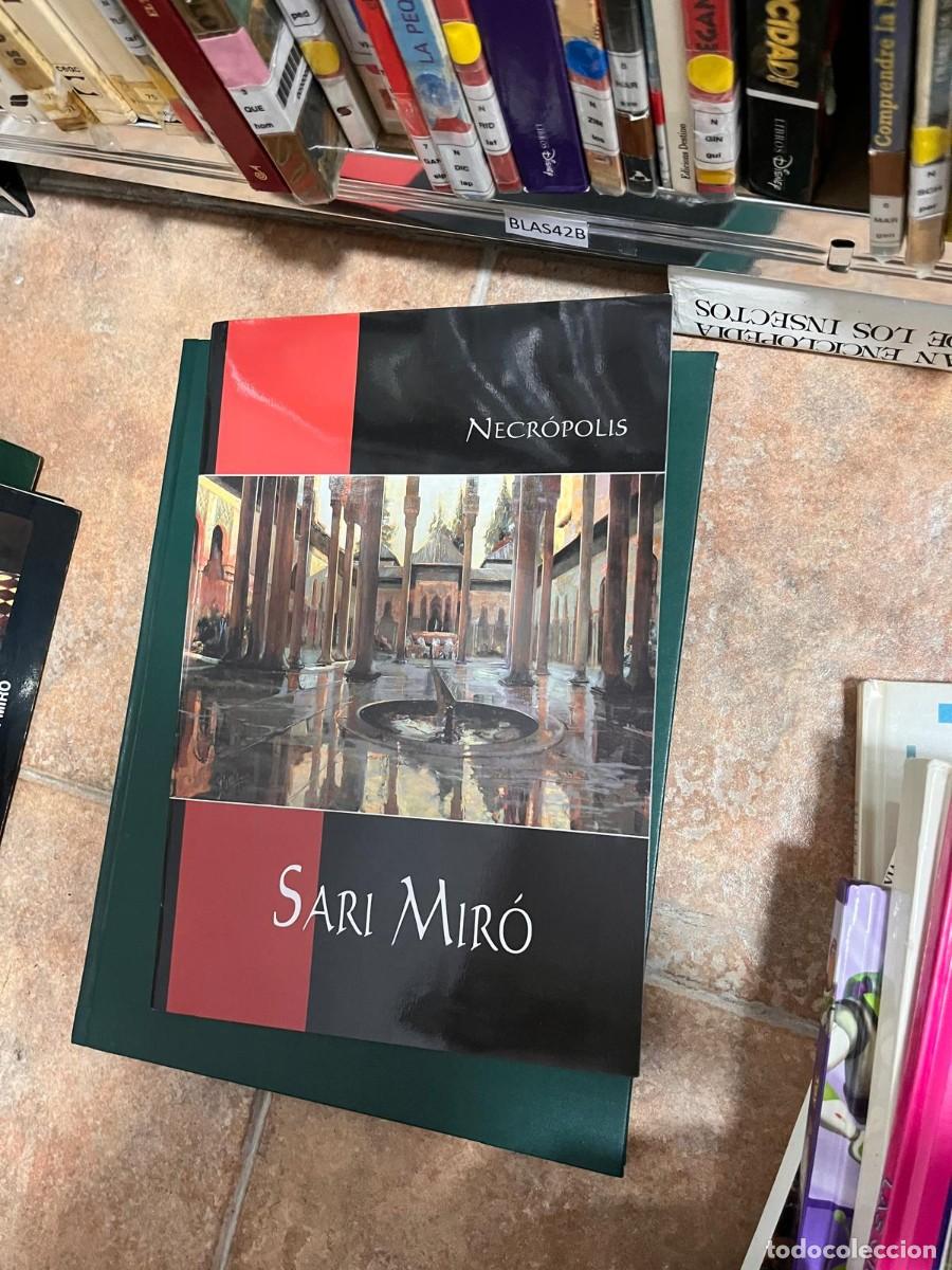 Arte: BLAS42B SARI MIRO, NECROPOLIS, CATALOFO EXPOSICION. ENCUADERNACION GRAPADA.