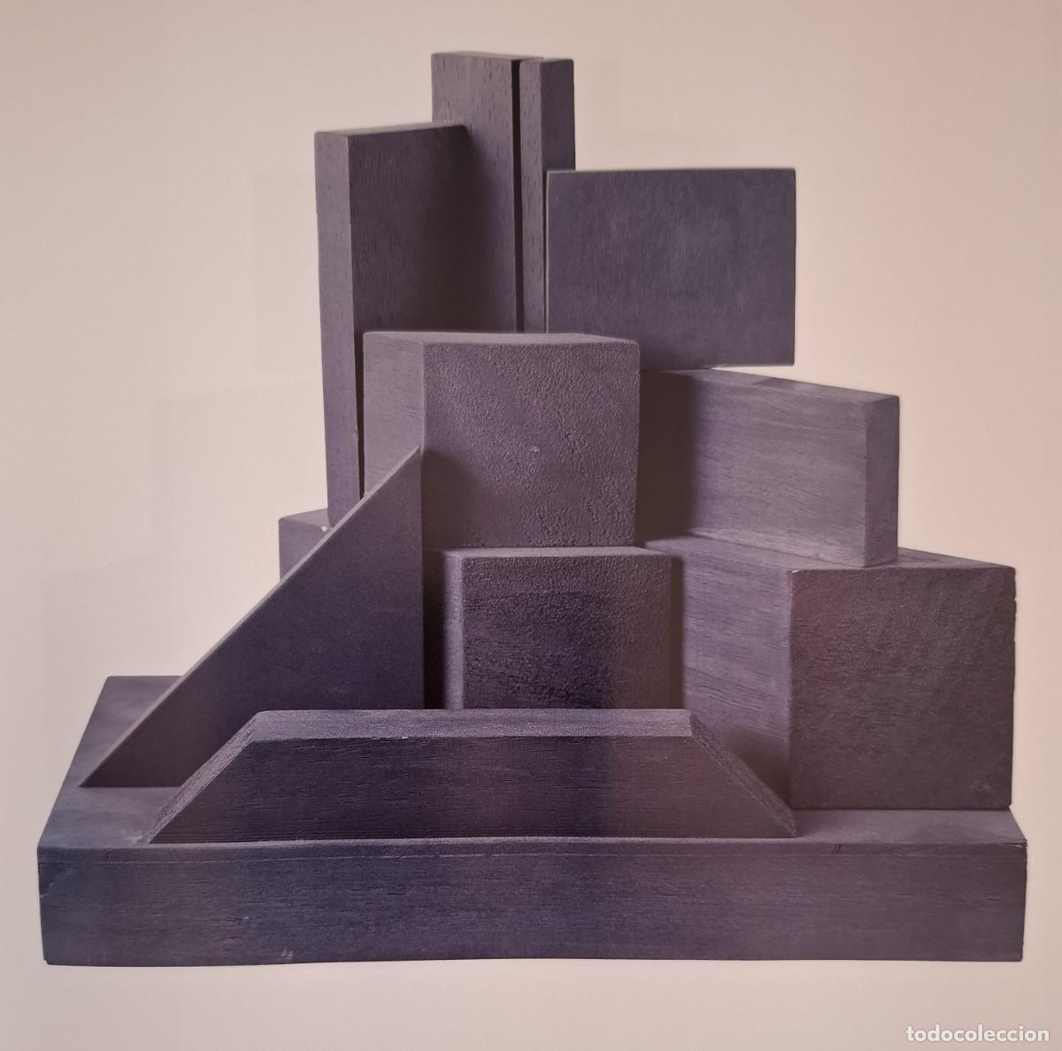 Arte: 29 Almagro azul gris, 1987 Escultura de madera pintada 24,5 x 27 x 20 cm. (Vol. II) - Foto 29
