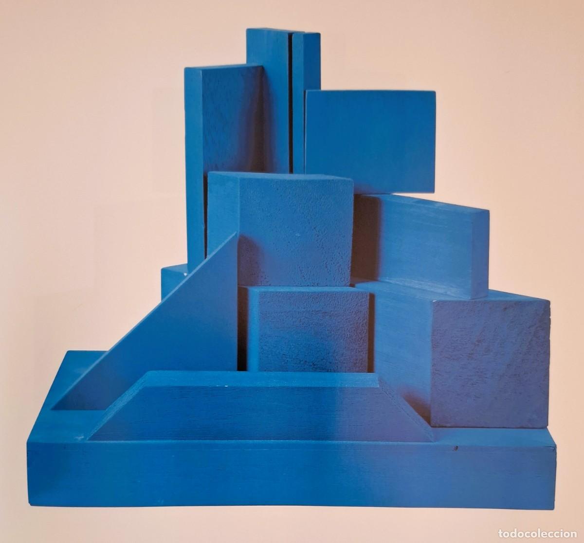 Arte: 30 Almagro azul profundo, 1987 Escultura de madera pintada 24,5 x 27 x 20 cm. (Vol. II) - Foto 30