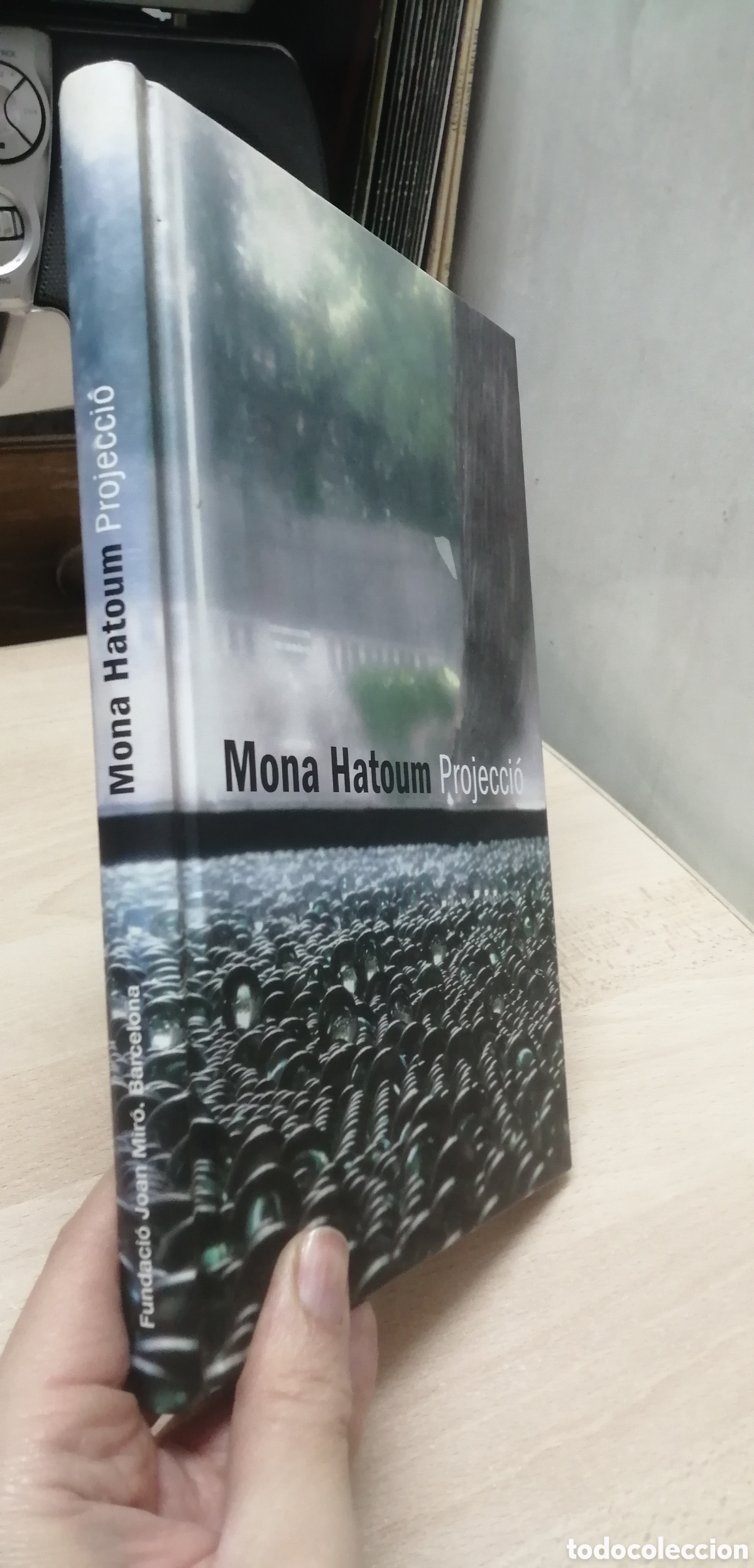 Arte: Mona Hatoum Projecci&oacute; Textos multiling&uuml;es en catal&aacute;n espa&ntilde;ol e ingl&eacute;s - Foto 2