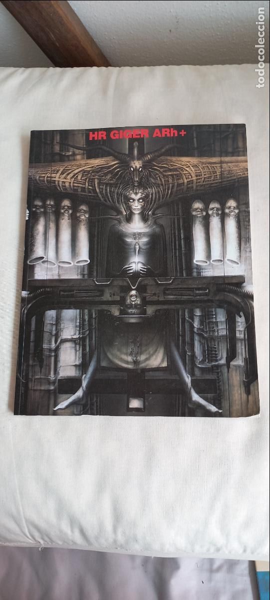 Arte: HR Giger ARh + Giger, H. R. Taschen:, Koln, Germany, 1991.